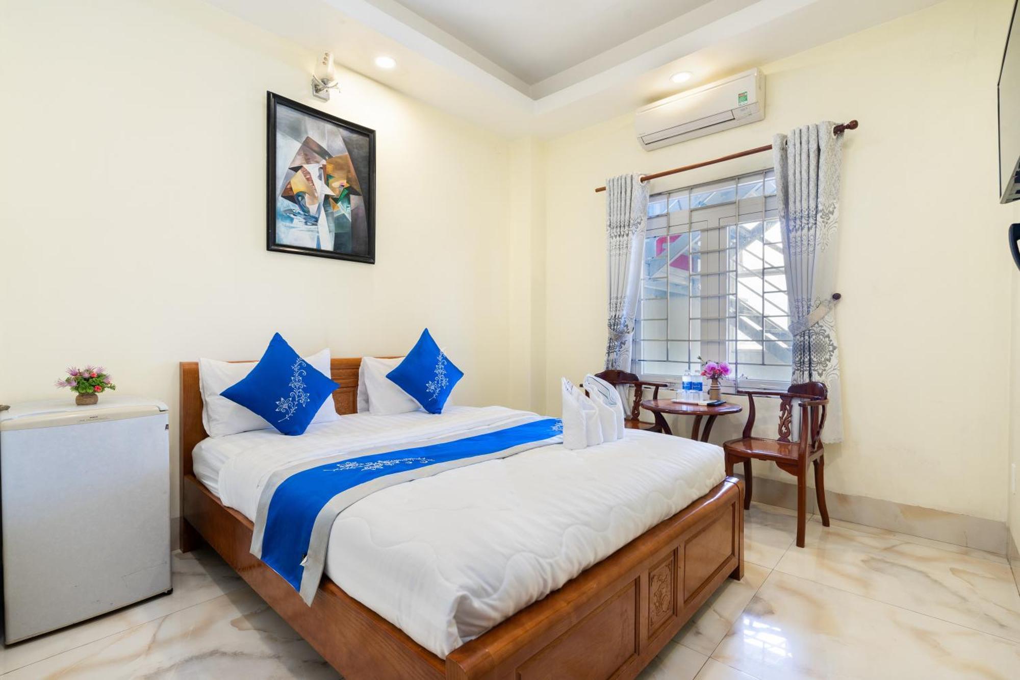 Mai Phuong - Ruby Saigon Khách sạn 2*